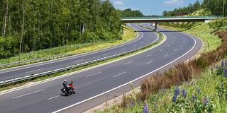 Ezt kell tudnod, ha motorral autópályán utazol!