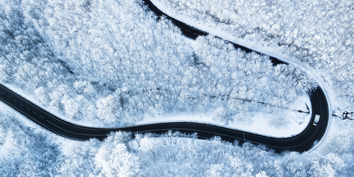 Havas tájon való közlekedés Szlovákiában téli gumival