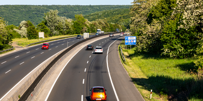 Autópálya-matrica: bővebb lehet a kedvezményre jogosultak köre